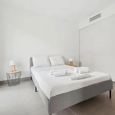 Cap Riviera - Proche Gare Parking Climatisation Apartment